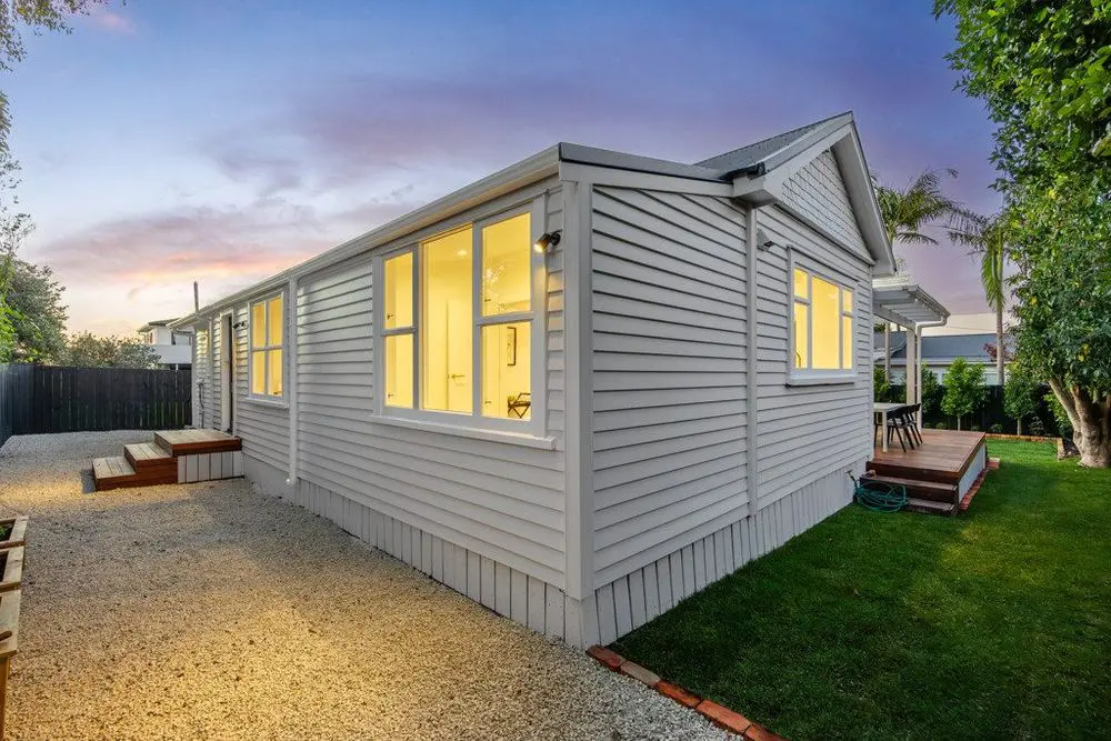 12192519596109738910